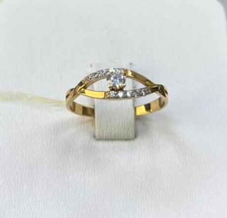 Кольцо из золота с фианитами