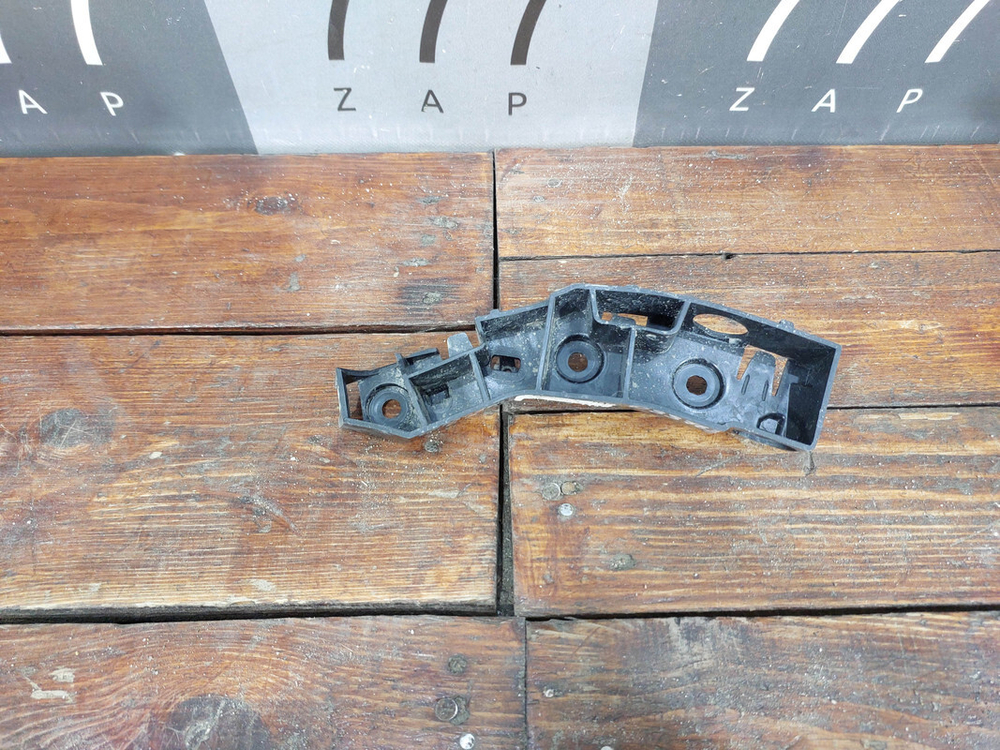 Кронштейн переднего бампера правый Omoda C5 22-нв Б/У Оригинал 602001561AA