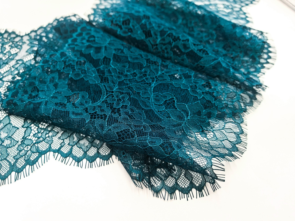 Кружево шантильи, с ресничками, 23 см, сосна (темно-зеленое), купон (1,5 м), SK-2701