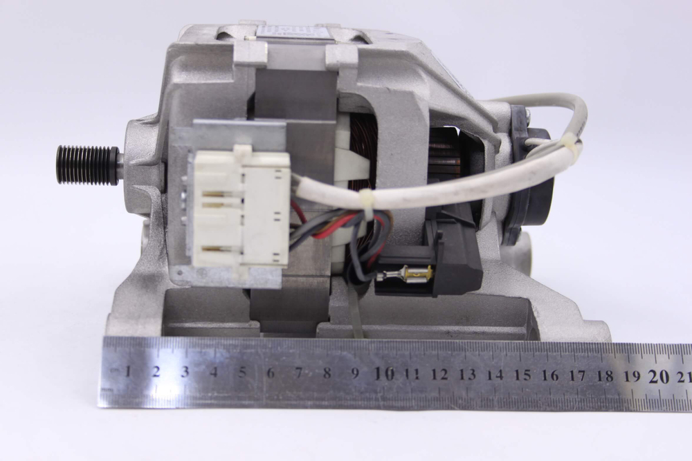 Двигатель(мотор) стиральной машины Indesit 16002949700