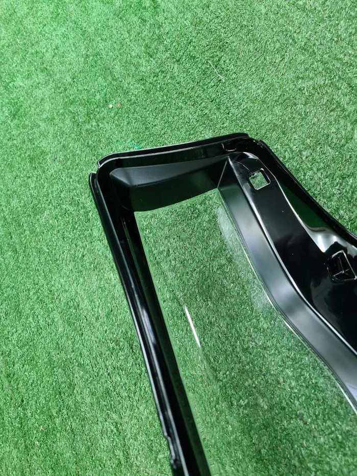 Стекло фары левое BMW X7 G07 (2019-2022)