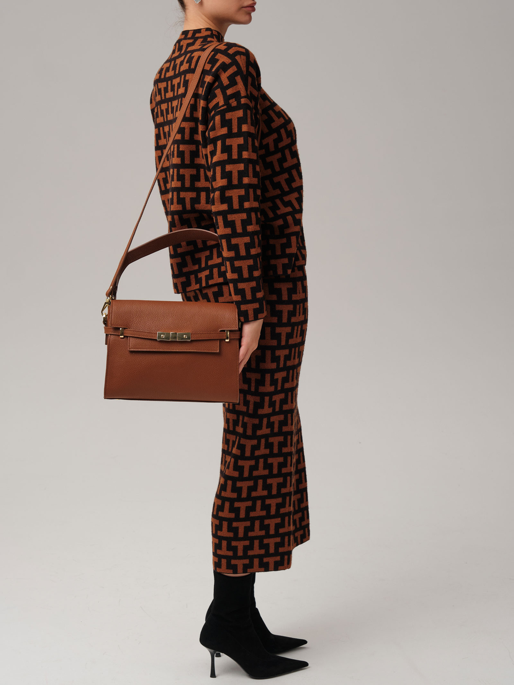 Кожаная сумка Deboro 31116 фундук