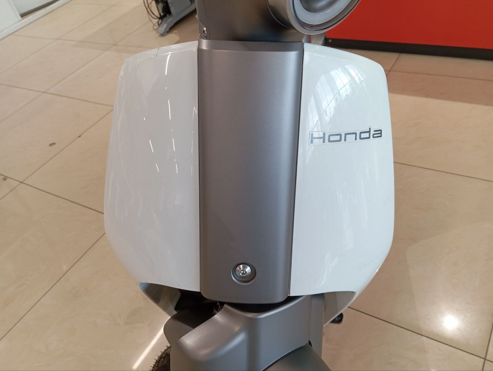Электроскутер Honda Cub E