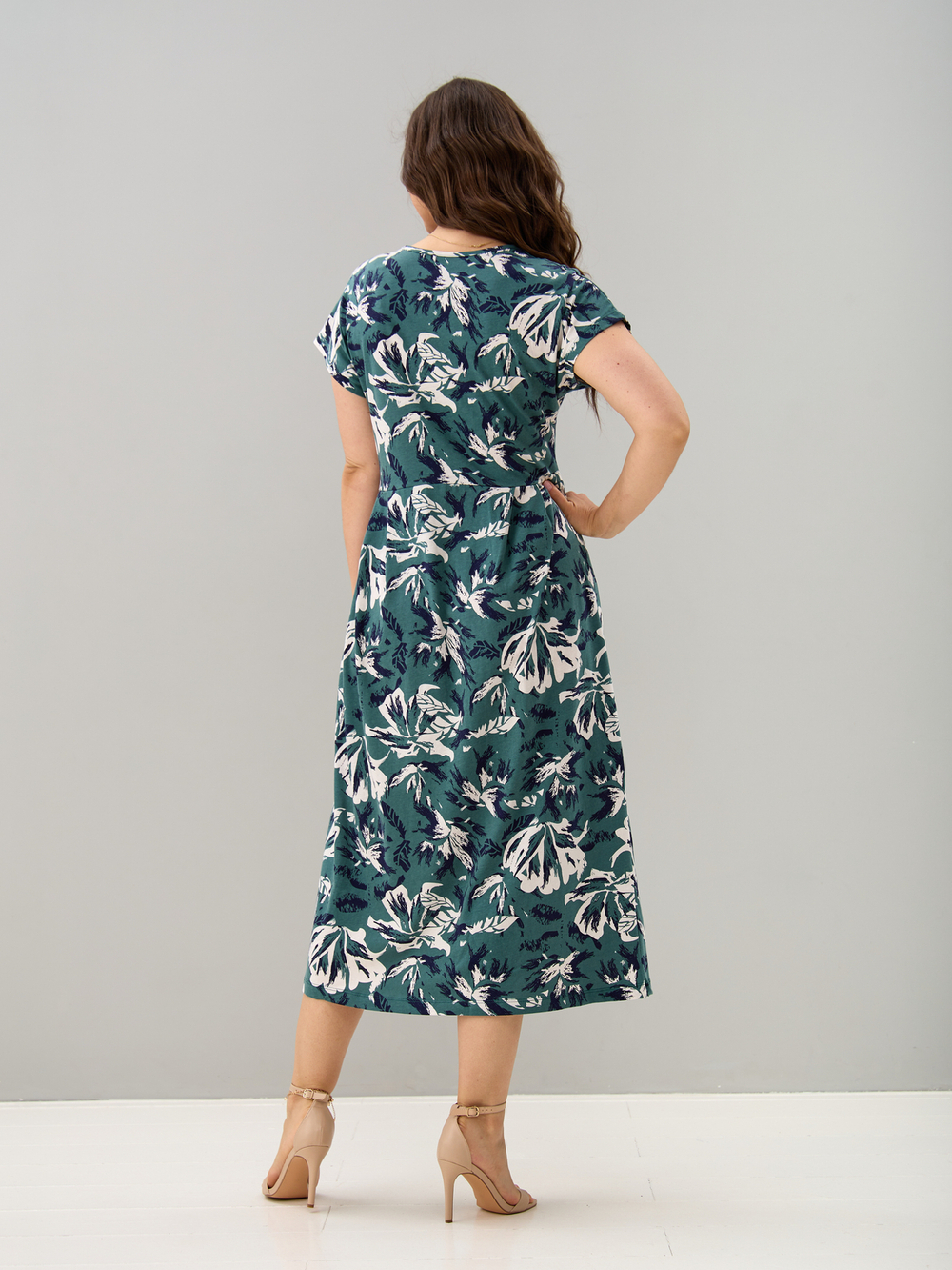 Платье П-026/зеленый-цветыабстракция