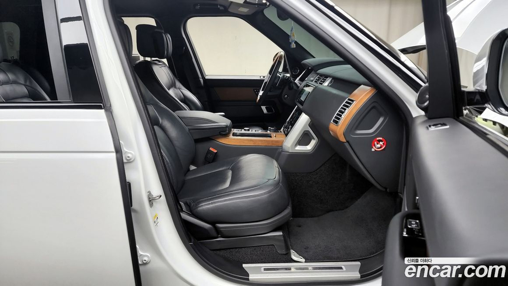 Land Rover Range Rover 4 Generation 4.4 SDV8 AB LWB Дизель (11.2019)
