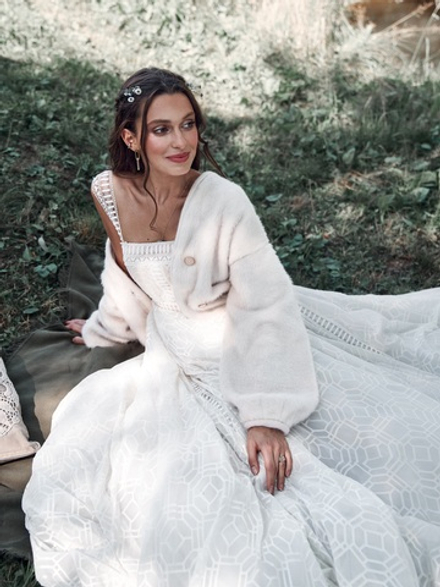 Светло-розовый пушистый кардиган