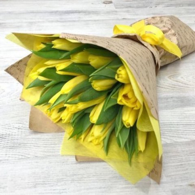 букет из 25 тюльпанов