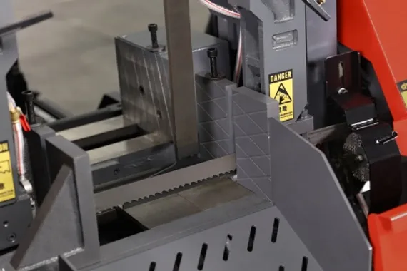 Автоматический ленточнопильный станок SVC-33NC-ML, SMTG