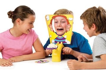 Пирог в лицо