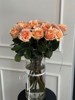 Роза одноголовая в оранжевом оттенке