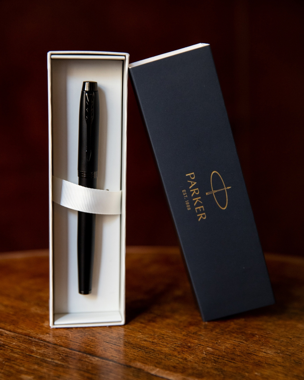Набор с гравировкой: Ежедневник недатированный и ручка роллер Parker IM Achromatic Matte Black (черн