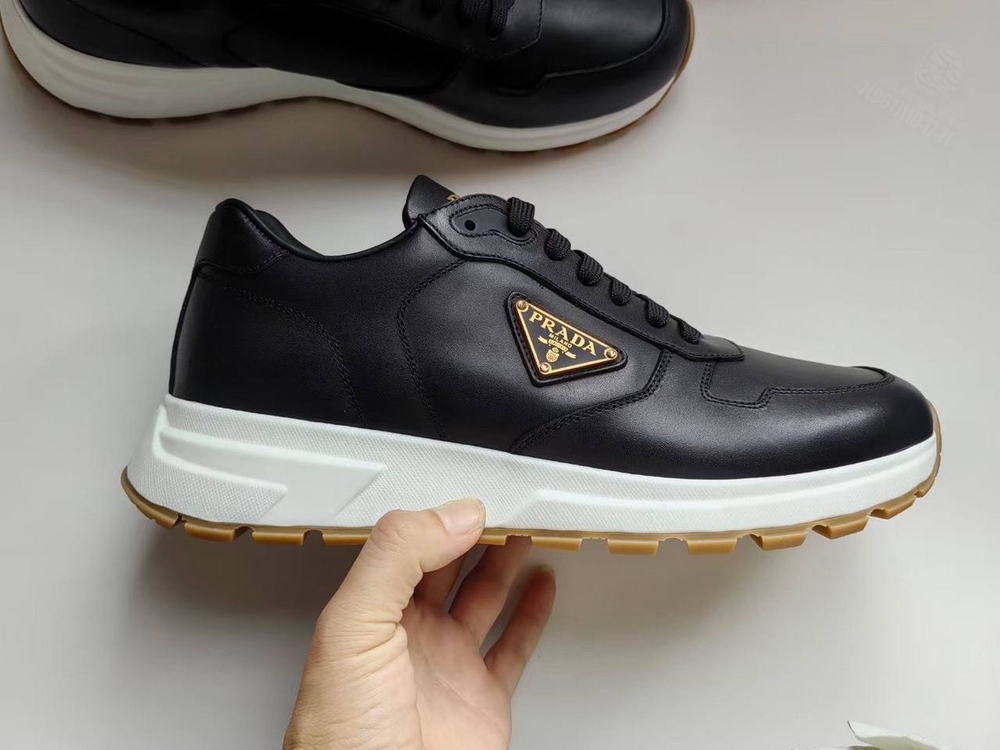 Кроссовки Prada