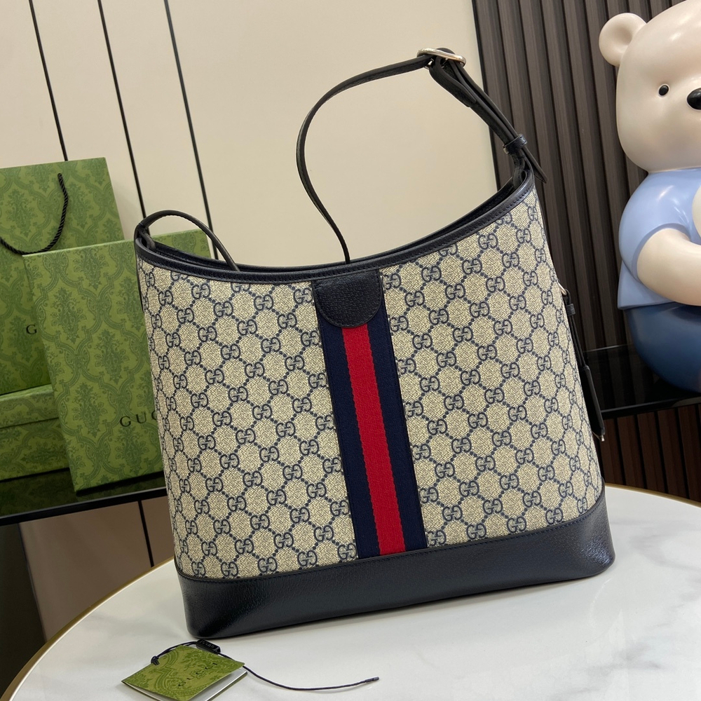 Gucci Ophidia GG Medium Shoulder Bag 34 cm