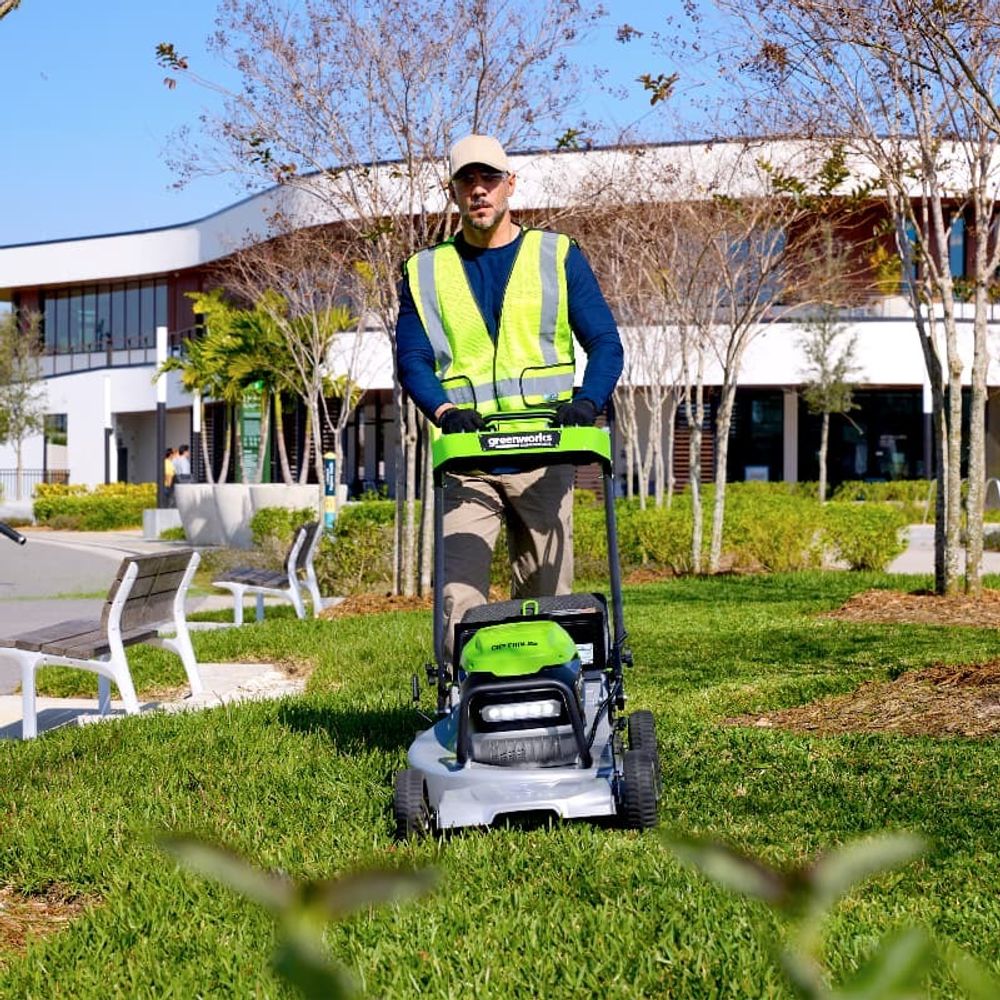 Газонокосилка аккумуляторная Greenworks LM221S Арт. 2519407UG, OPTIMUSTM, 82V, 56см, самоходная, бесщеточная, c АКБ 8Ач и ЗУ