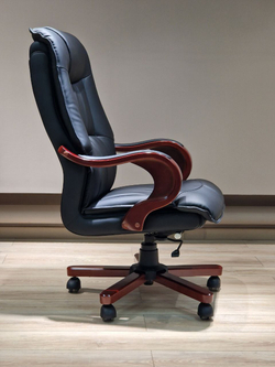 Кресло офисное 2166 582045 Black color LEATHER