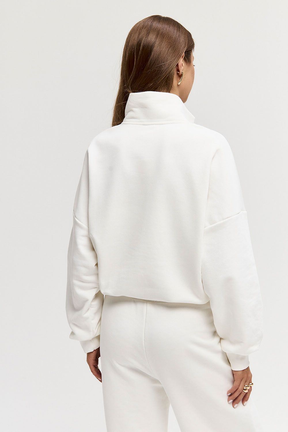 Олимпийка на молнии из премиум футера цвета крем