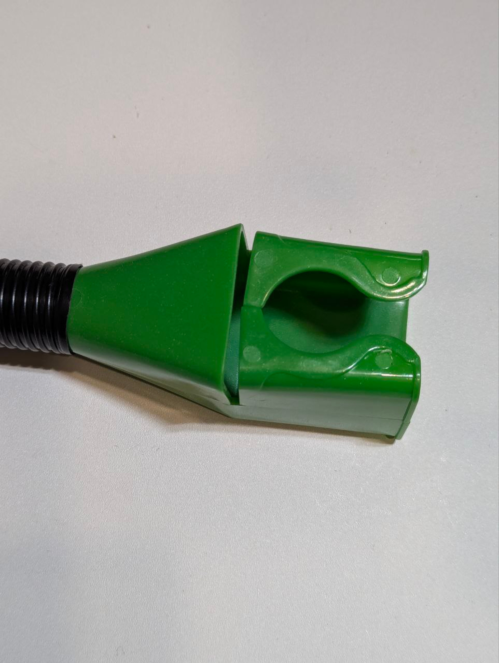 Насадка непроливайка с гибким наконечником воронка заправочная складная для масла и топлива (Зеленая)