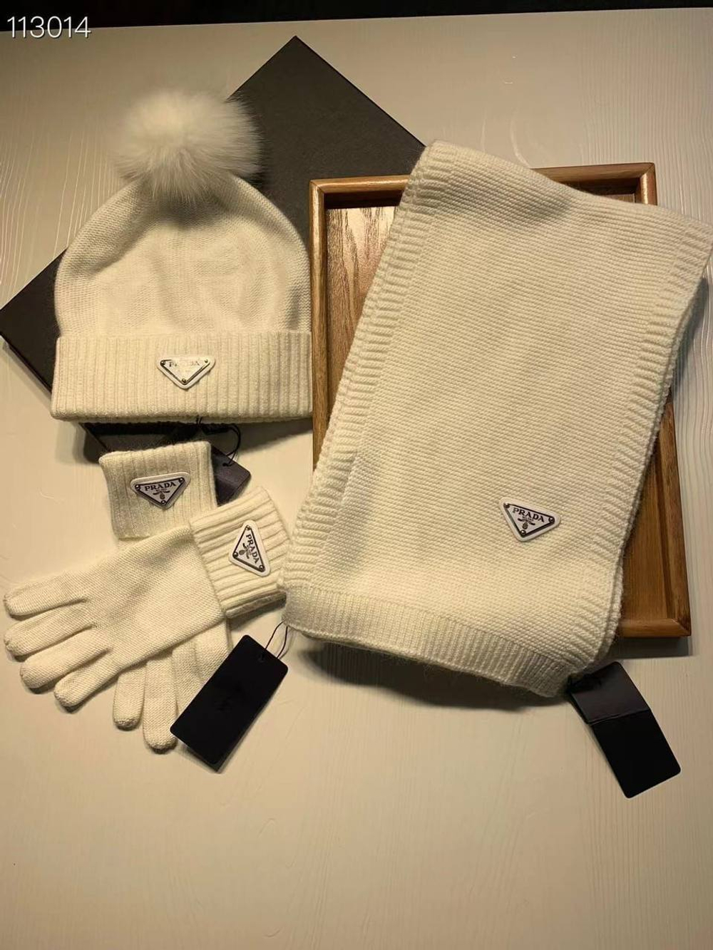 Комплект Prada (шапка + перчатки + шарф), арт. 466619855