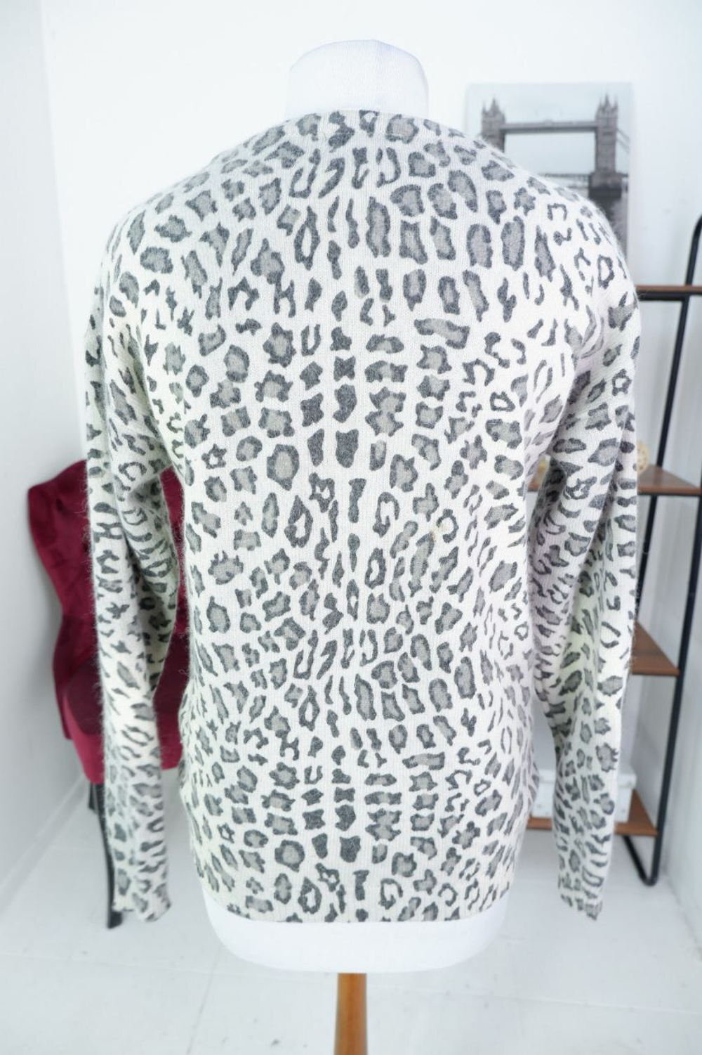 Джемпер MANGO с актуальным принтом и добавлением ангоры 46 размер