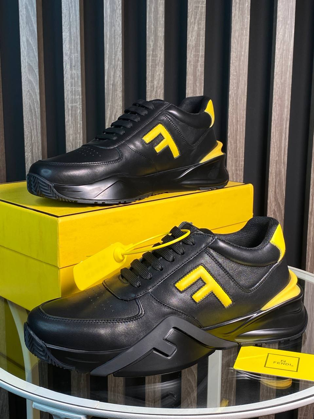 Кроссовки Fendi