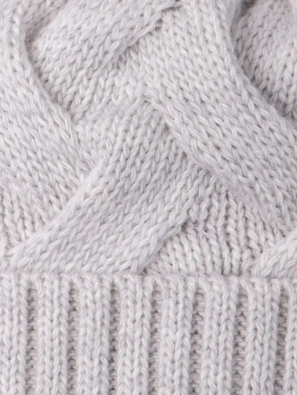 Шапка для девочки на завязках на осень