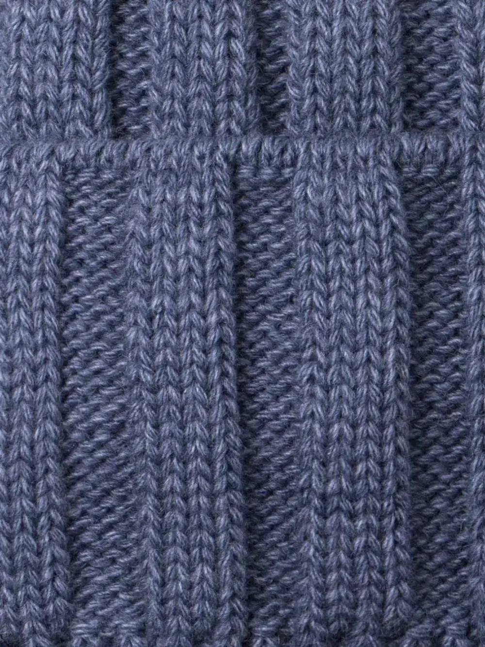 Шапка детская зимняя вязаная с помпоном