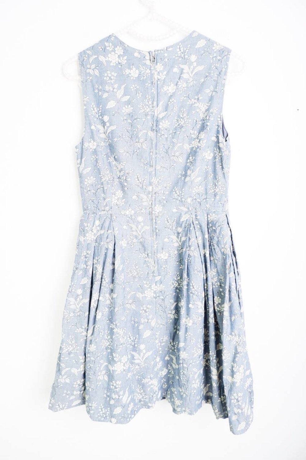 Платье Gap с красивым принтом, маркировка 0, визуально на 40 размер