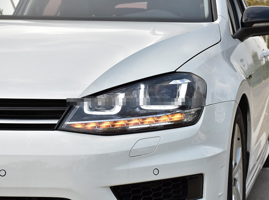 Передние фары Гольф 7 V5 type [Комплект Л+П; яркие ходовые огни; динамичный поворотник; биксеноновая линза Хелла 5]