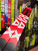 Беговые лыжи STC ULTRA MAX SKATE c установленной платформой NIS (2026/2027)