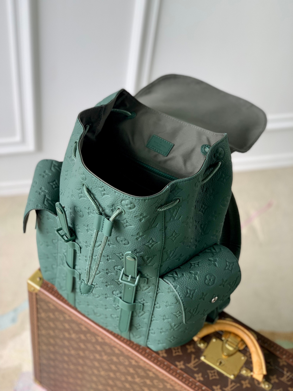 Louis Vuitton Christopher MM