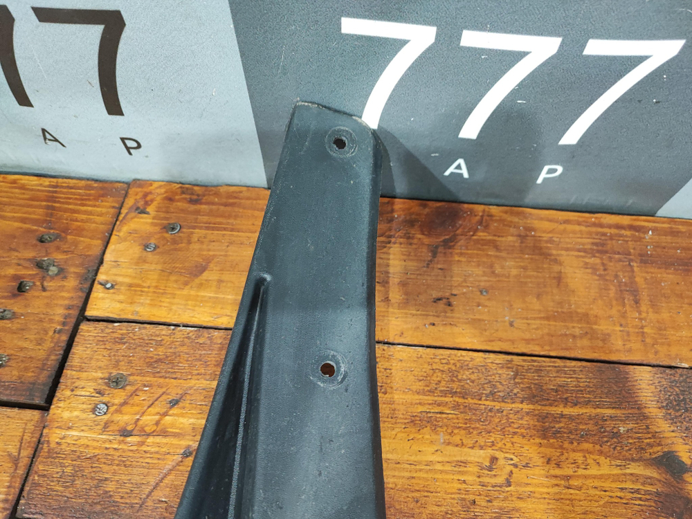 Брызговик задний правый Kia Sportage 4 (QL) 16-18 Б/У Оригинал 86842F1000