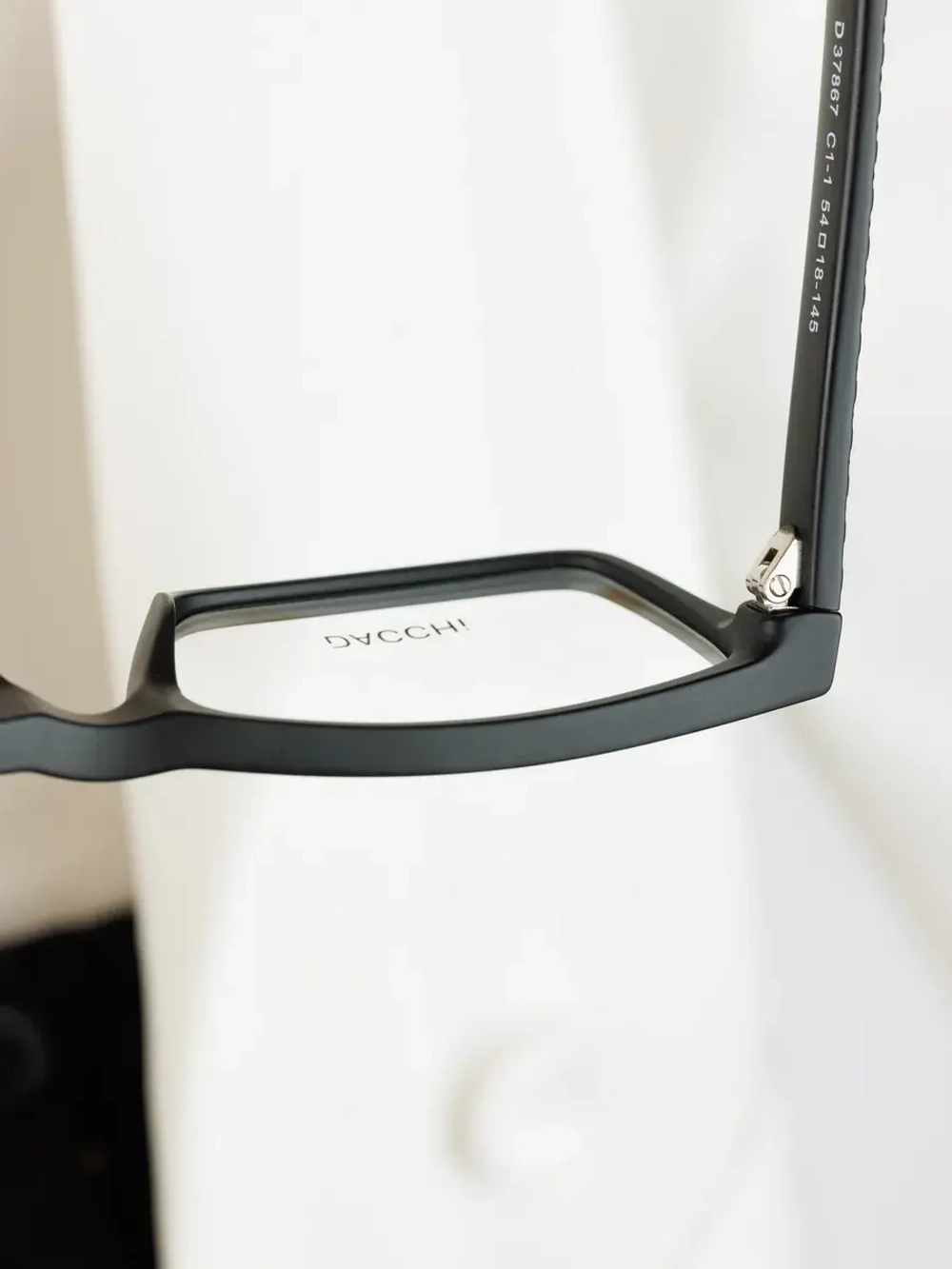 Брендовая оправа для очков зрения