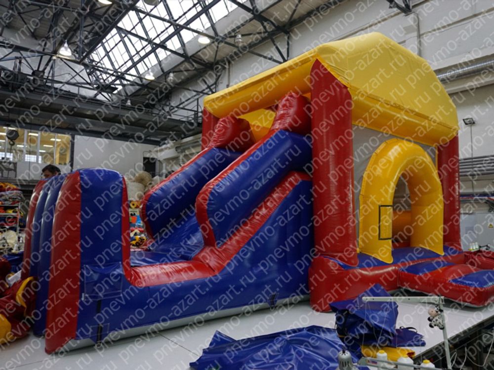 Батут с горкой