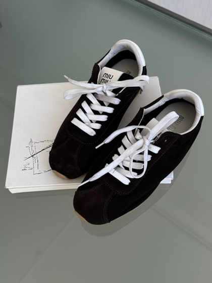 Кроссовки из натуральной замши