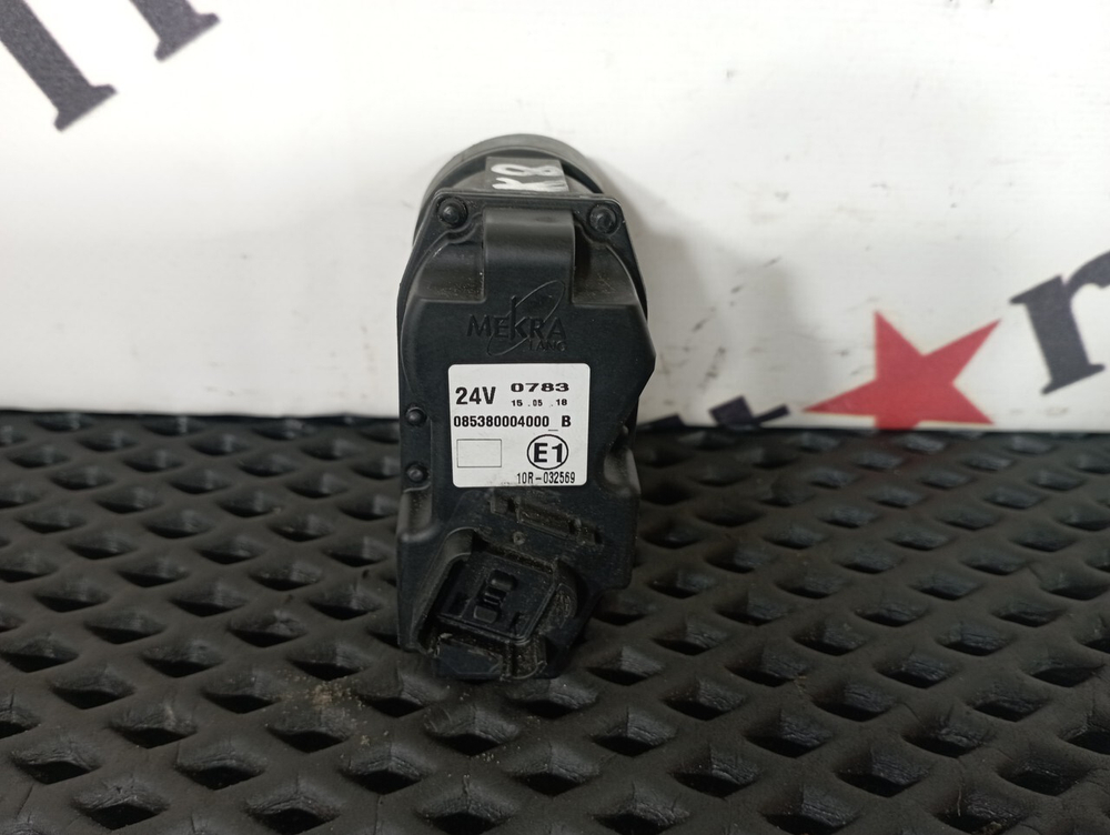 Моторчик зеркала заднего вида 2018 г.