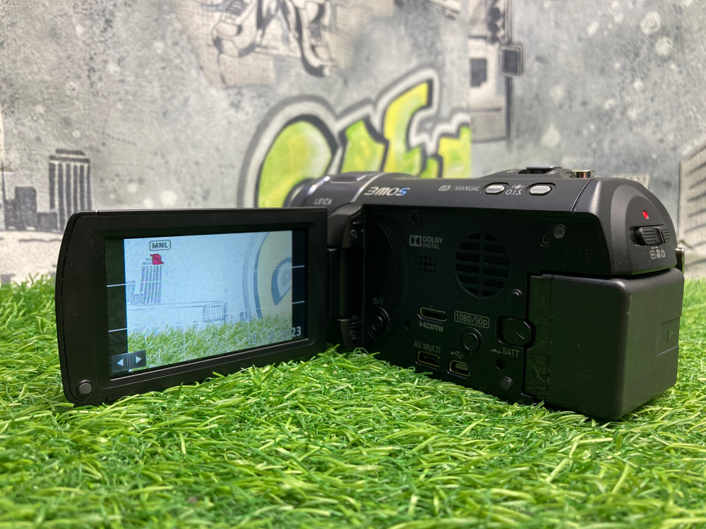 Panasonic HC-X810