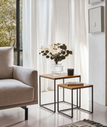 Yoana Набор из 2 приставных столиков из дубового шпона и черного металла