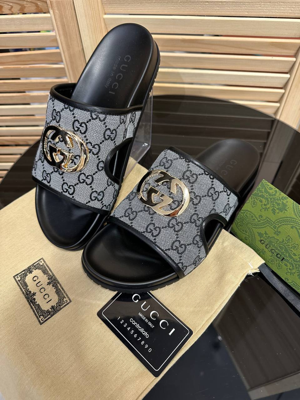 Шлепанцы Gucci