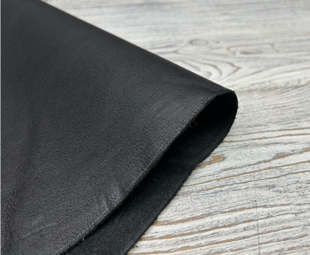 Натуральная кожа для сумок в винтажном стиле Буфало цв. Черный / Buffalo Grange Nero, толщ. 1,5-1,7 мм