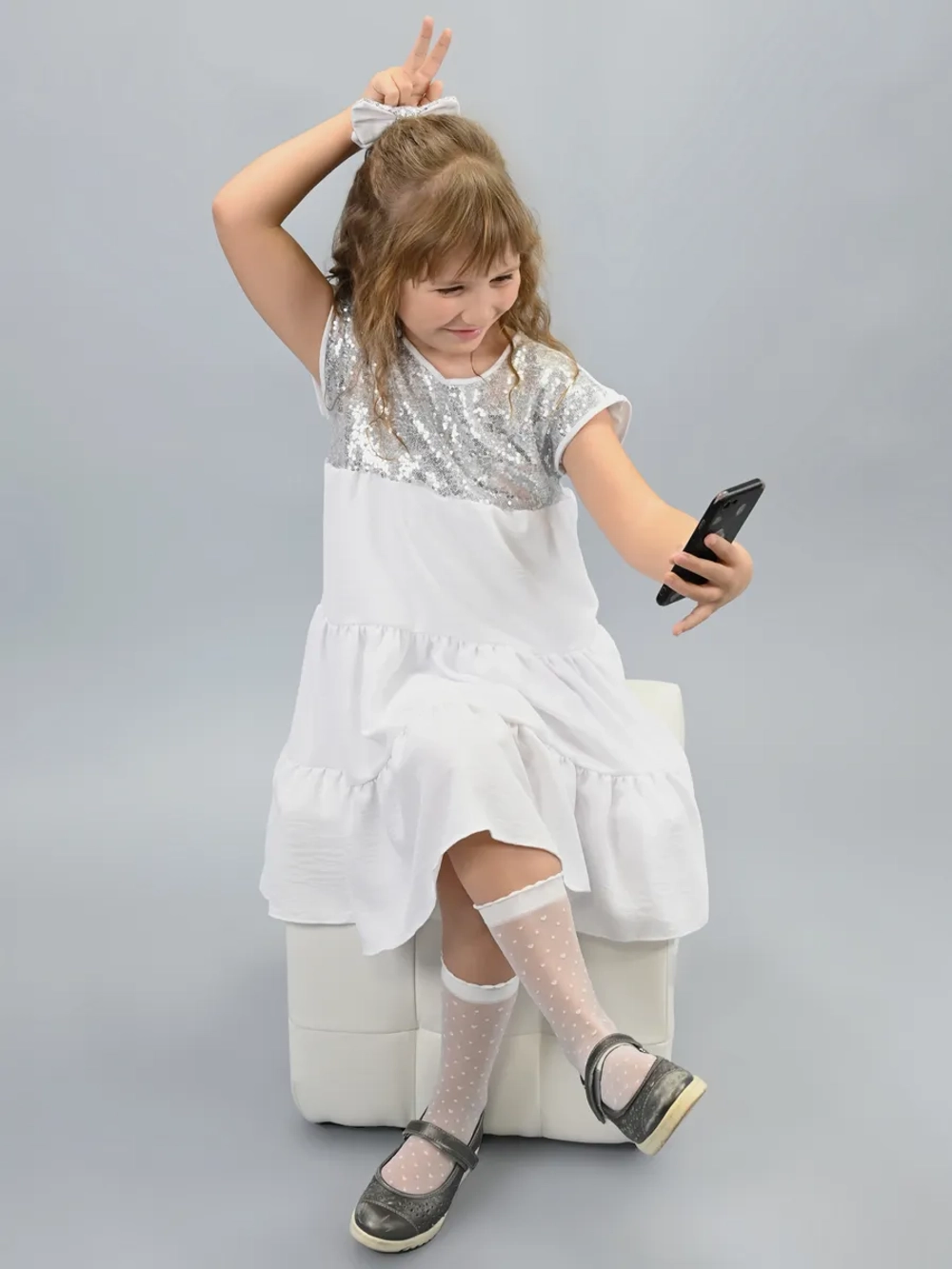 Платье нарядное для девочки с пайетками