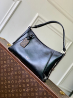 Louis Vuitton CarryAll East West