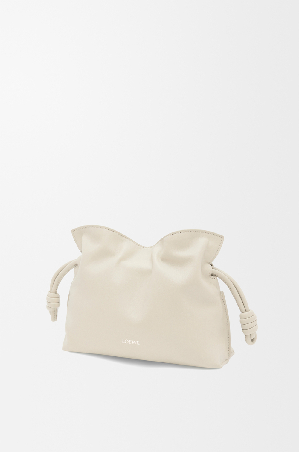 Loewe Мини-клатч Flamenco из телячьей кожи наппа, цвет морской соли
