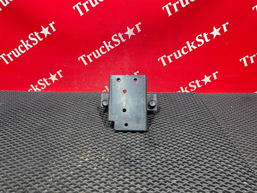 Кронштейн электромагнитного клапана