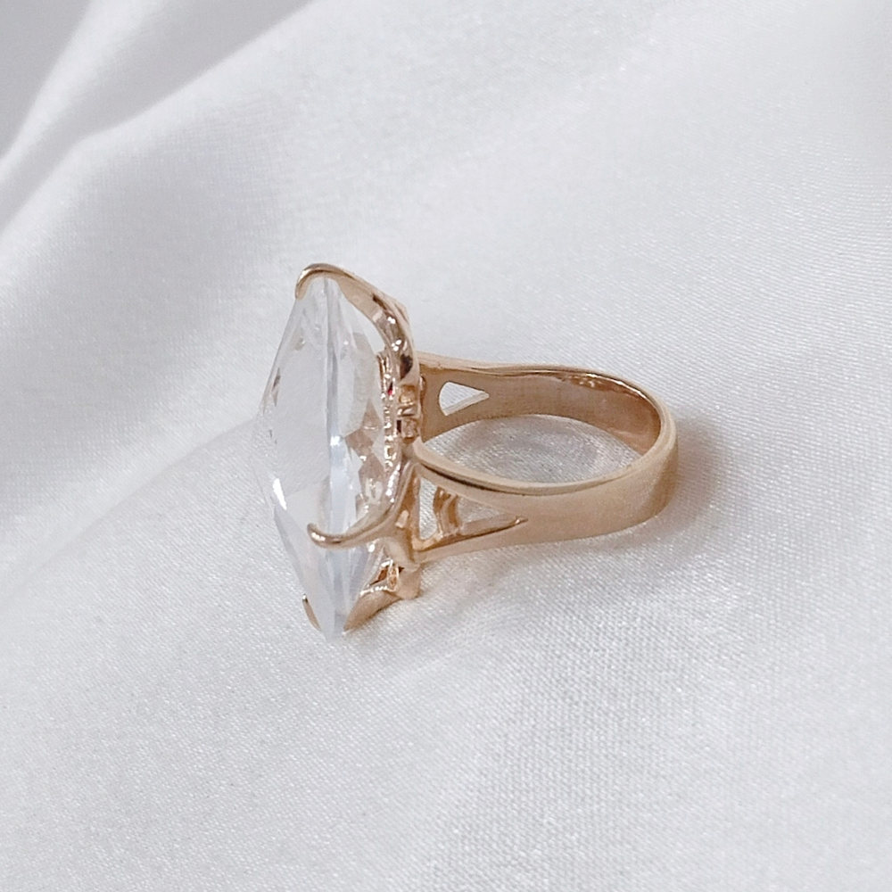 "Изыск" кольцо в золотом покрытии из коллекции "Дефиле" от Jenavi