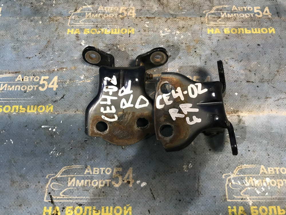 Петля двери задней правой Honda RAFAGA 1995