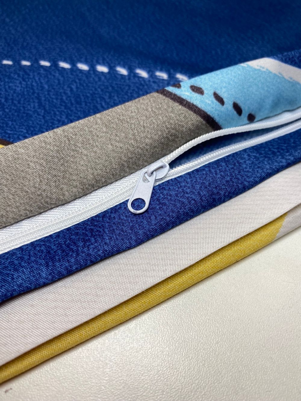 Постельное белье полисатин Simple House "Geometria" евро на молнии Наволочка 50х70 см 2 шт Простынь на резинке 180х200 см Пододеяльник 200х215 см