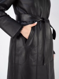 Дубленка зимняя с капюшоном натуральная