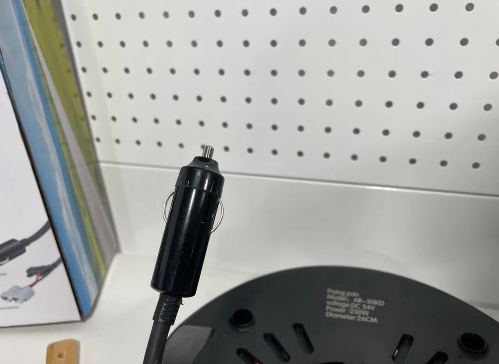 AR-50KD / 24V Электрическая сковорода, 26 см, от сети 24 вольта, с крышкой, черный