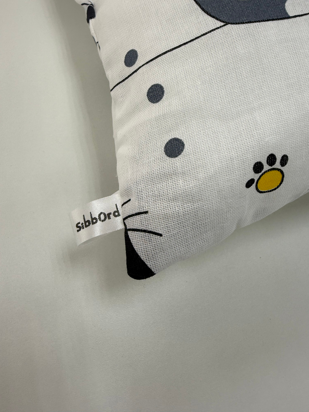 Подушка-чехол кошечки