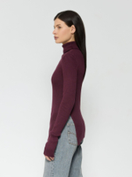 Водолазка с разрезом из хлопка